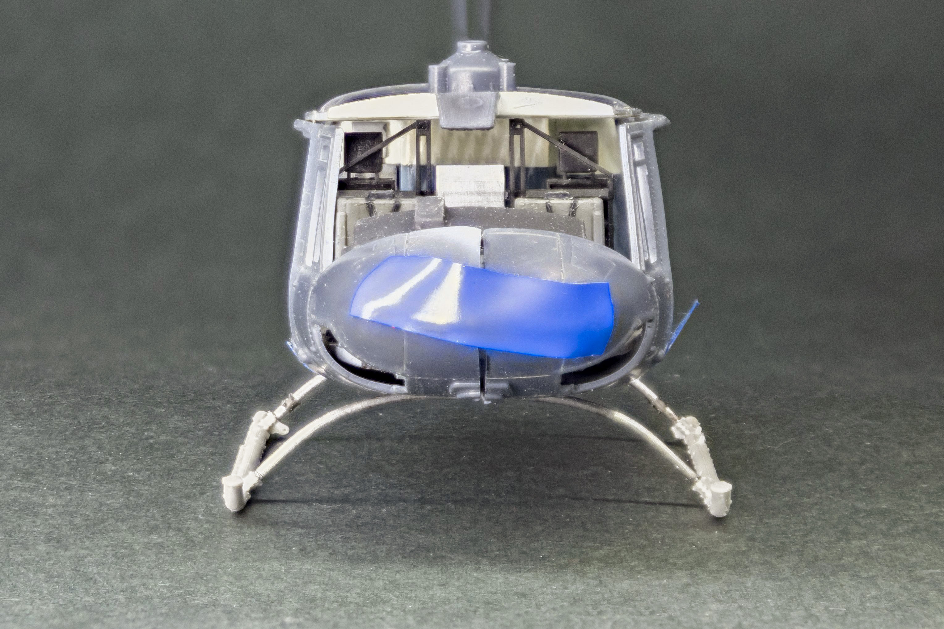 72-AE002 Посадочные полозья с увеличенным просветом для вертолётов серии Bell UH-1 (средней высоты) 1/72