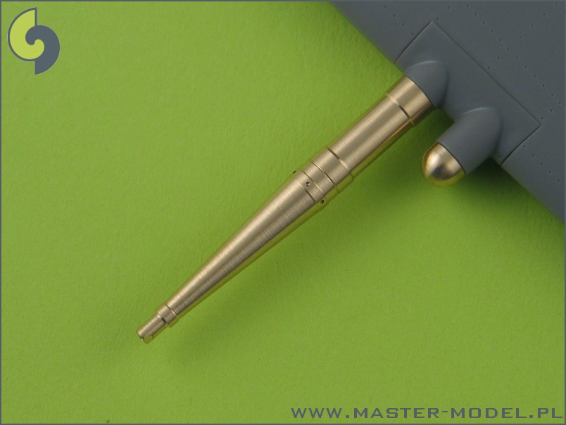 AM-32-016 Крыло Supermarine Spitfire C - 20-мм пушки Hispano в обтекателях (подходят для TAMIYA)