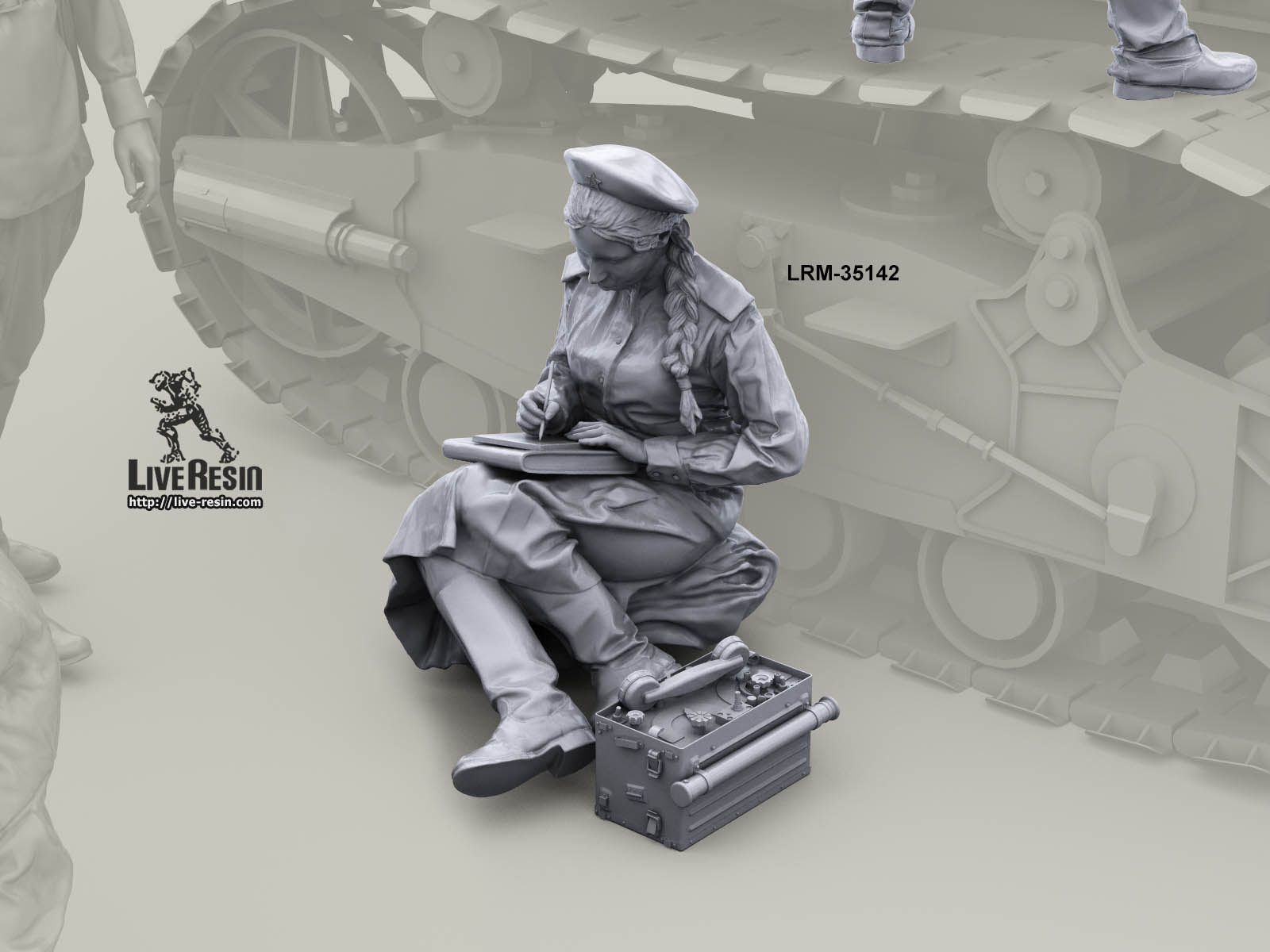 LRM35142 Девушка связист у орудия Live Resin