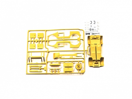 35238T Автомобиль Kubelwagen Type 82 (афр. корпус) с 1 фигурой Tamiya