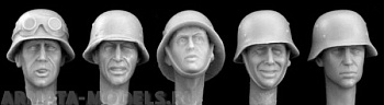 HGH04 5 heads, Ger. WW2 steel helmets 