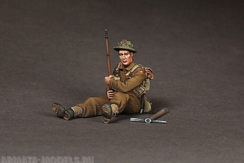 35138SOGA British infantryman at rest.